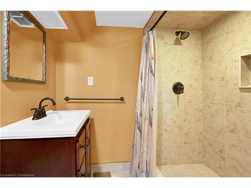 360 Guelph Line, Burlington, ON - Indoor Photo Showing Bathroom