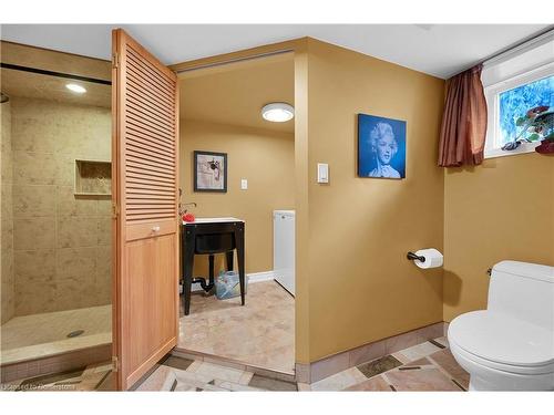 360 Guelph Line, Burlington, ON - Indoor Photo Showing Bathroom