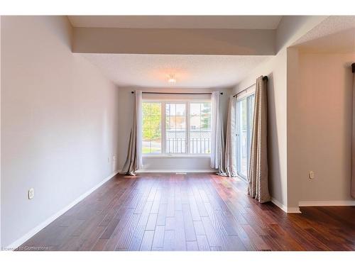 331 Silverbirch Boulevard, Mount Hope, ON - Indoor Photo Showing Other Room