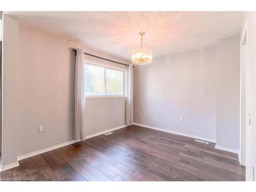 331 Silverbirch Boulevard, Mount Hope, ON - Indoor Photo Showing Other Room