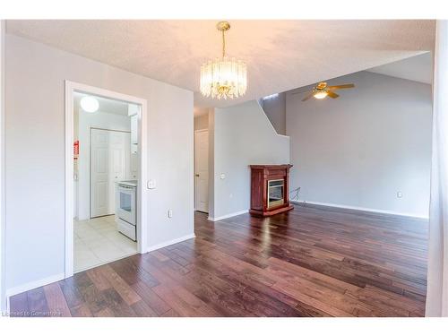 331 Silverbirch Boulevard, Mount Hope, ON - Indoor Photo Showing Other Room