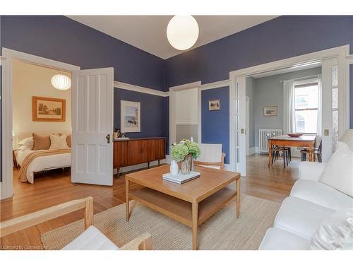 234 East Avenue N, Hamilton, ON - Indoor Photo Showing Living Room