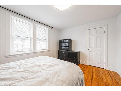 19 Belview Avenue, Hamilton, ON - Indoor Photo Showing Bedroom