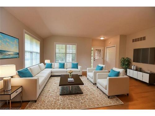 36 Golden Meadow Drive, Port Dover, ON - Indoor Photo Showing Living Room