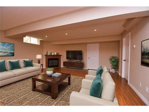 36 Golden Meadow Drive, Port Dover, ON - Indoor Photo Showing Living Room