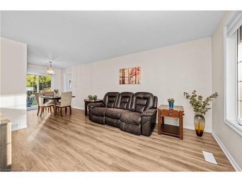 406 Belleair Boulevard, Fort Erie, ON - Indoor Photo Showing Living Room