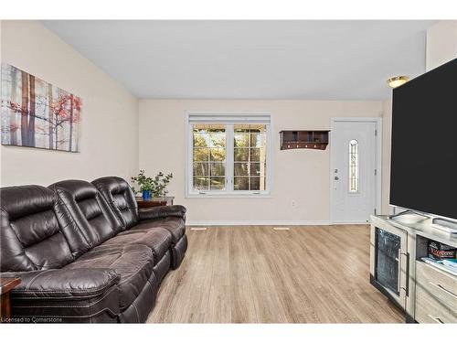 406 Belleair Boulevard, Fort Erie, ON - Indoor Photo Showing Living Room