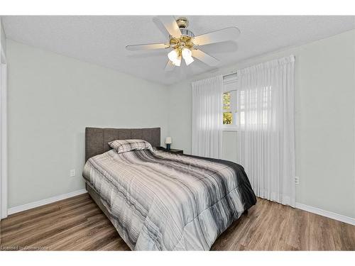 406 Belleair Boulevard, Fort Erie, ON - Indoor Photo Showing Bedroom