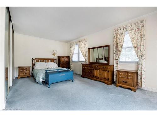 12-1275 Maple Crossing Boulevard, Burlington, ON - Indoor Photo Showing Bedroom