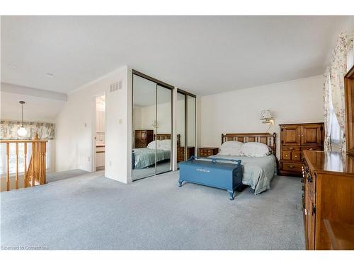 12-1275 Maple Crossing Boulevard, Burlington, ON - Indoor Photo Showing Bedroom