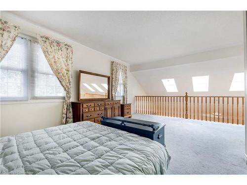 12-1275 Maple Crossing Boulevard, Burlington, ON - Indoor Photo Showing Bedroom