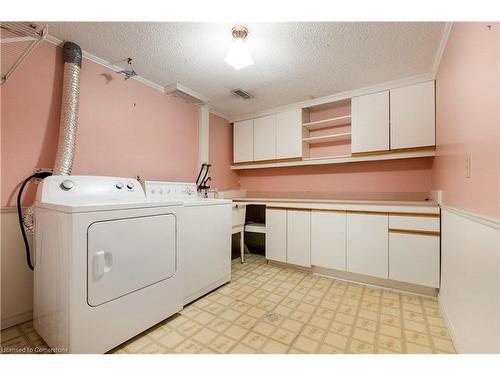 12-1275 Maple Crossing Boulevard, Burlington, ON - Indoor Photo Showing Laundry Room