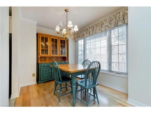 12-1275 Maple Crossing Boulevard, Burlington, ON - Indoor Photo Showing Dining Room