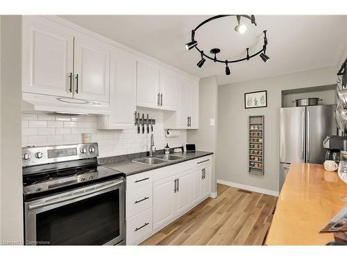 Upper-6 Homewood Avenue, St. Catharines, ON - Indoor Photo Showing Kitchen With Double Sink With Upgraded Kitchen