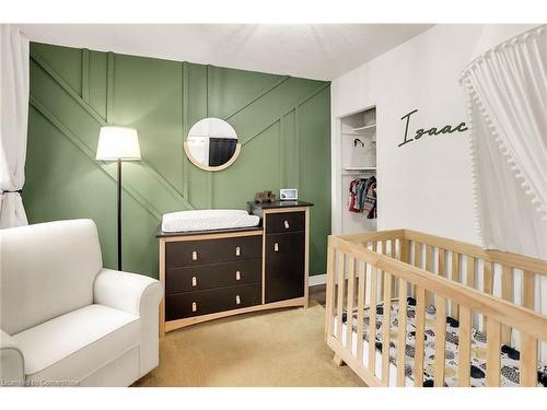 Upper-6 Homewood Avenue, St. Catharines, ON - Indoor Photo Showing Bedroom