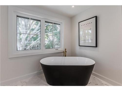 3029 Eva Drive, Burlington, ON - Indoor Photo Showing Bathroom