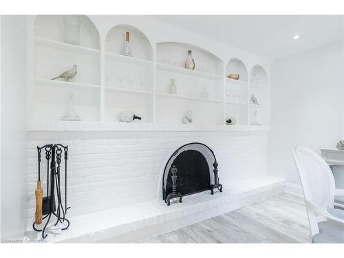 4195 Spruce Avenue, Burlington, ON - Indoor Photo Showing Laundry Room