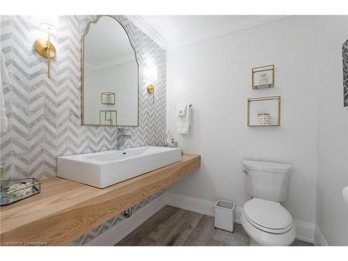 4195 Spruce Avenue, Burlington, ON - Indoor Photo Showing Bathroom