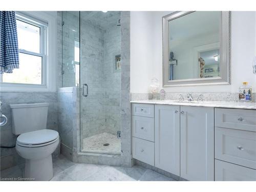 4195 Spruce Avenue, Burlington, ON - Indoor Photo Showing Bathroom