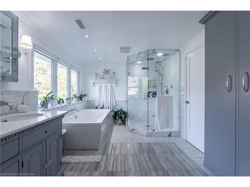 4195 Spruce Avenue, Burlington, ON - Indoor Photo Showing Bathroom