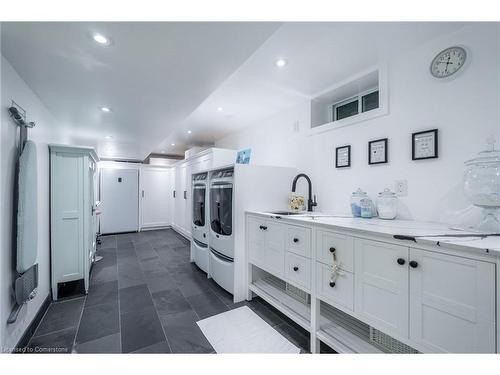 4195 Spruce Avenue, Burlington, ON - Indoor Photo Showing Laundry Room