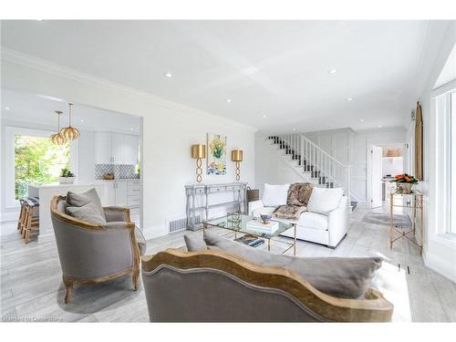 4195 Spruce Avenue, Burlington, ON - Indoor Photo Showing Living Room