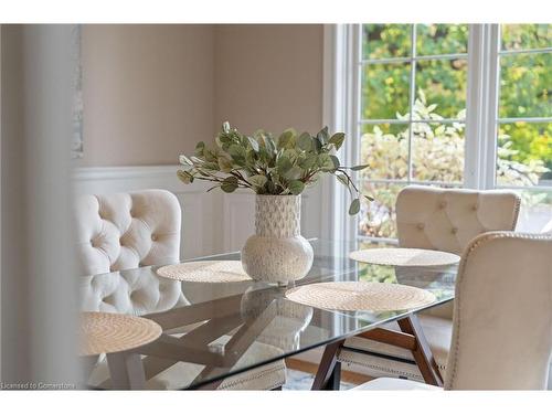 205 Greenbriar Road, Ancaster, ON - Indoor Photo Showing Dining Room