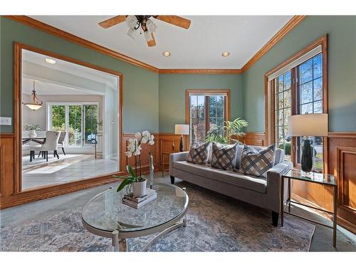 205 Greenbriar Road, Ancaster, ON - Indoor Photo Showing Living Room