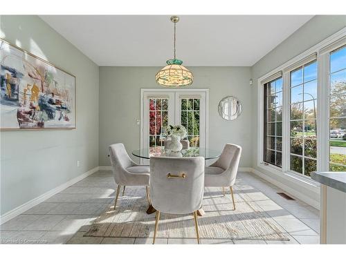 205 Greenbriar Road, Ancaster, ON - Indoor Photo Showing Dining Room