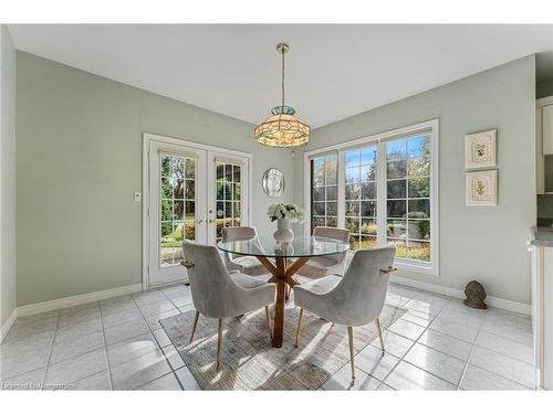 205 Greenbriar Road, Ancaster, ON - Indoor Photo Showing Dining Room