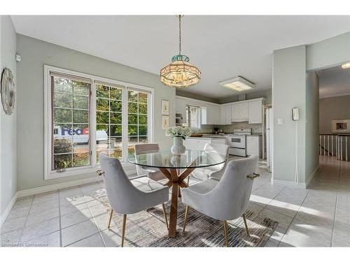 205 Greenbriar Road, Ancaster, ON - Indoor Photo Showing Dining Room