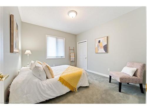 205 Greenbriar Road, Ancaster, ON - Indoor Photo Showing Bedroom