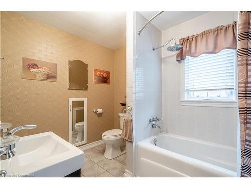 737 Upper Ottawa Street, Hamilton, ON - Indoor Photo Showing Bathroom