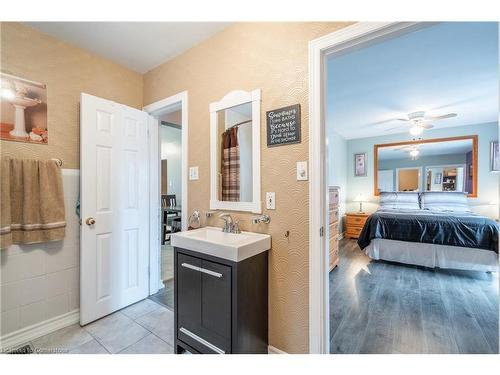 737 Upper Ottawa Street, Hamilton, ON - Indoor Photo Showing Bedroom