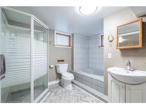 737 Upper Ottawa Street, Hamilton, ON - Indoor Photo Showing Bathroom