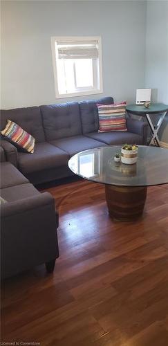 235 Fares Street, Port Colborne, ON - Indoor Photo Showing Living Room