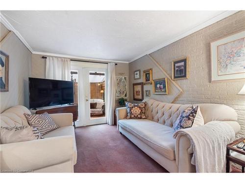 53 Lovers Lane, Ancaster, ON - Indoor Photo Showing Living Room