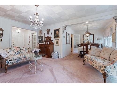 53 Lovers Lane, Ancaster, ON - Indoor Photo Showing Living Room