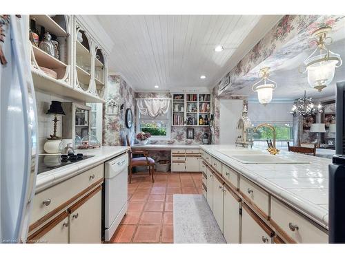 53 Lovers Lane, Ancaster, ON - Indoor Photo Showing Kitchen