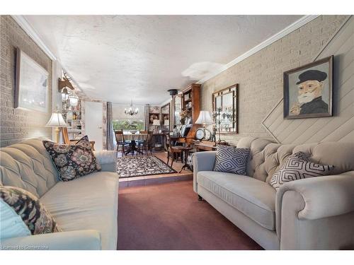 53 Lovers Lane, Ancaster, ON - Indoor Photo Showing Living Room