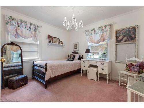 53 Lovers Lane, Ancaster, ON - Indoor Photo Showing Bedroom