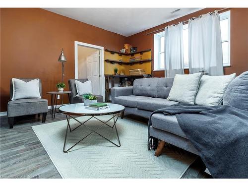 293 Welland Street, Port Colborne, ON - Indoor Photo Showing Living Room