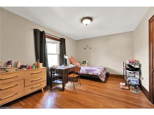 495-497 Mary Street, Woodstock, ON - Indoor Photo Showing Bedroom