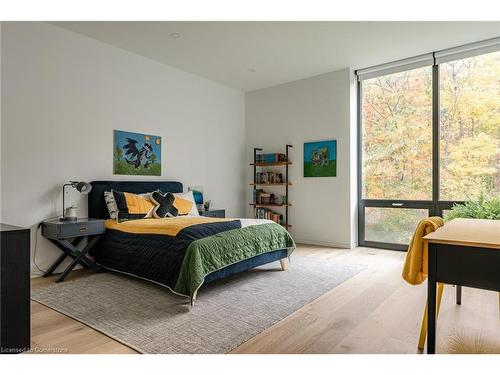 66 Weirs Lane, Dundas, ON - Indoor Photo Showing Bedroom