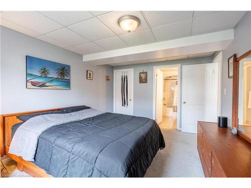 32-566 Southridge Drive, Hamilton, ON - Indoor Photo Showing Bedroom