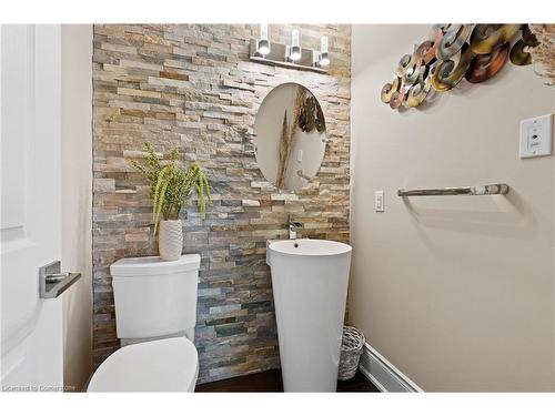 2361 Townline Road, Fort Erie, ON - Indoor Photo Showing Bathroom