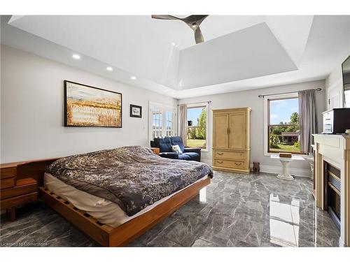 2361 Townline Road, Fort Erie, ON - Indoor Photo Showing Bedroom