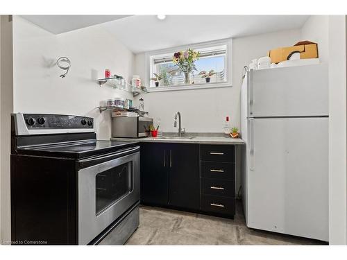 2361 Townline Road, Fort Erie, ON - Indoor Photo Showing Kitchen