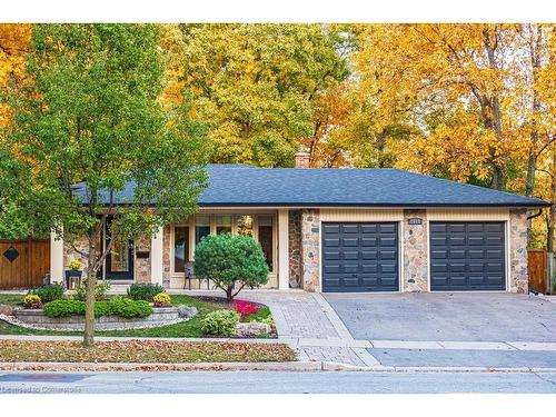 2013 Mountain Grove Avenue, Burlington, ON - Outdoor With Facade