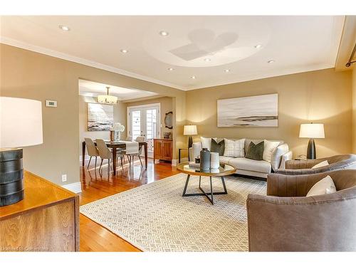 2013 Mountain Grove Avenue, Burlington, ON - Indoor Photo Showing Living Room